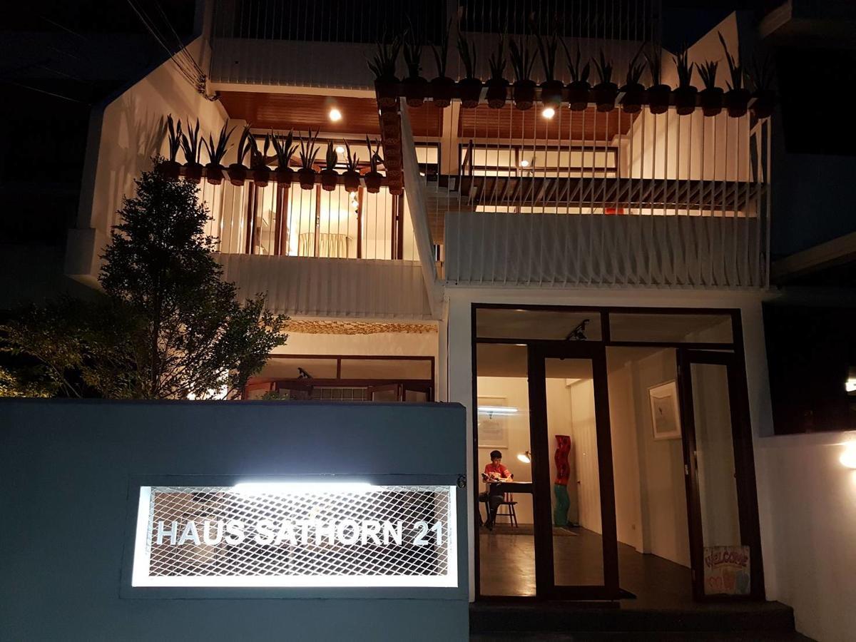 Haus Sathorn 21 Bed And Breakfast Bangkok Kültér fotó
