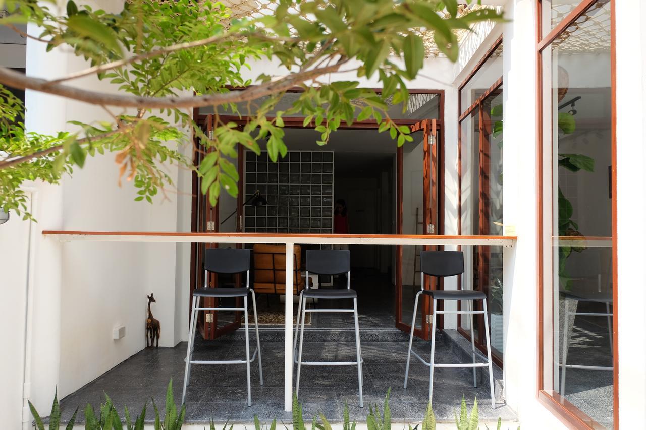 Haus Sathorn 21 Bed And Breakfast Bangkok Kültér fotó