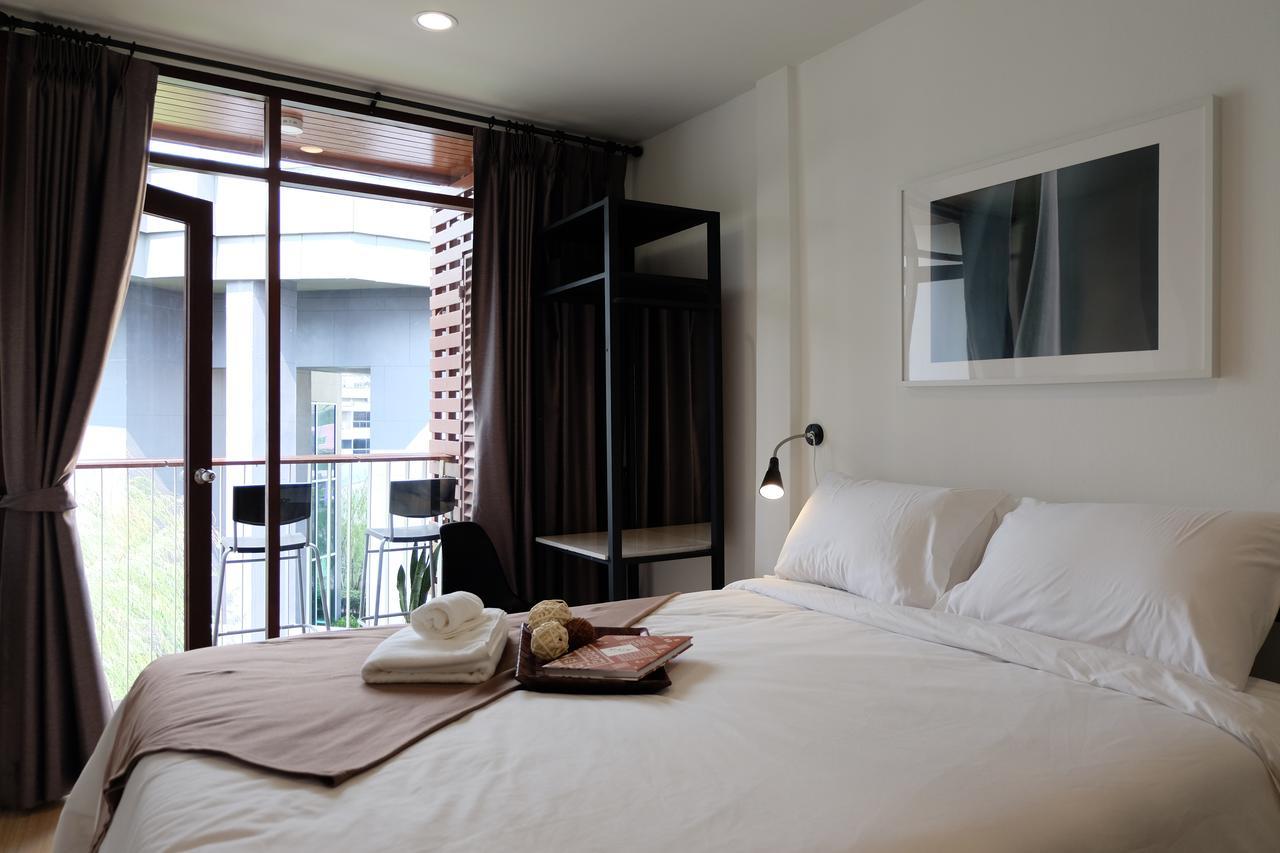 Haus Sathorn 21 Bed And Breakfast Bangkok Kültér fotó