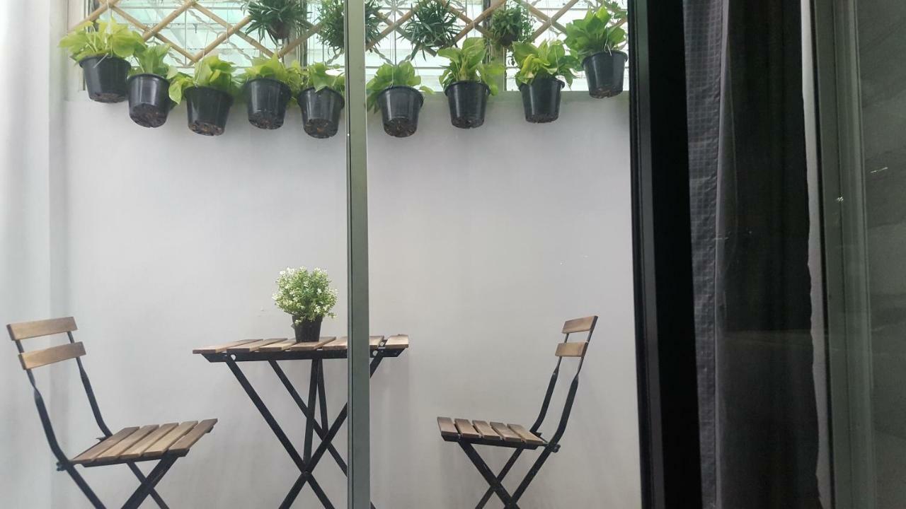 Haus Sathorn 21 Bed And Breakfast Bangkok Kültér fotó