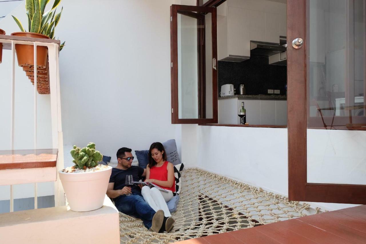 Haus Sathorn 21 Bed And Breakfast Bangkok Kültér fotó