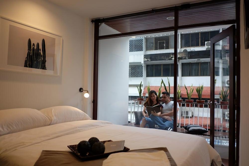 Haus Sathorn 21 Bed And Breakfast Bangkok Kültér fotó